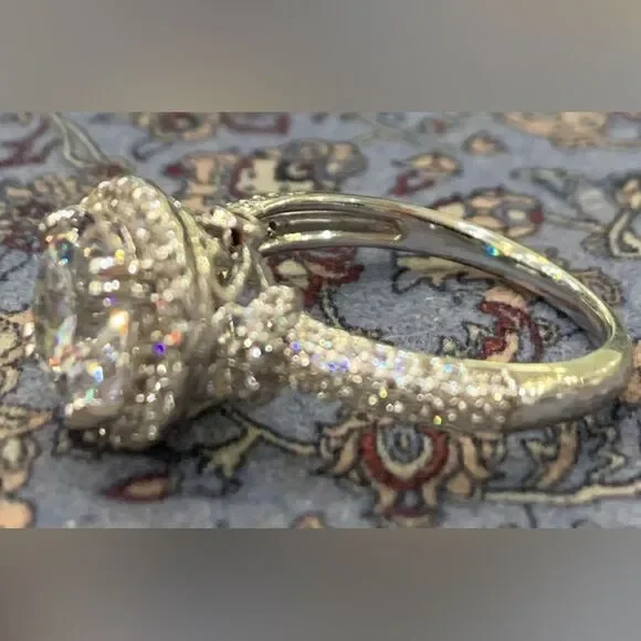 Size 7 solitaire with halo and beautiful band setting . Over 3 carats of stones - Picture 4 of 6